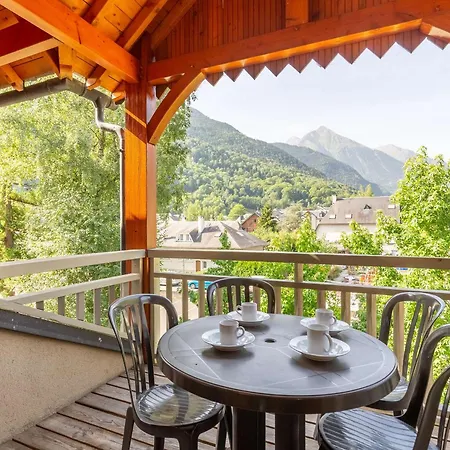 Apartment 10 Pers Avec Piscine, Sauna Et Parking En Centre-ville De - Fr-1-296-394