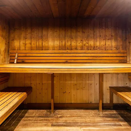 10 Pers Avec Piscine, Sauna Et Parking En Centre-ville De - Fr-1-296-394 Apartment Saint-Lary-Soulan