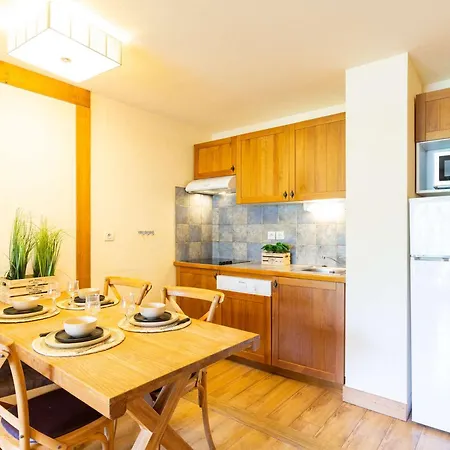 Centre-ville Avec Balcon, Piscine Et Parking Securise - Fr-1-296-394 Apartment *